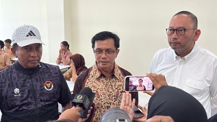 Kemenko PM Kunjugi Sekolah Rakyat Unesa: Perkuat Sinergi Pengentasan Kemiskinan