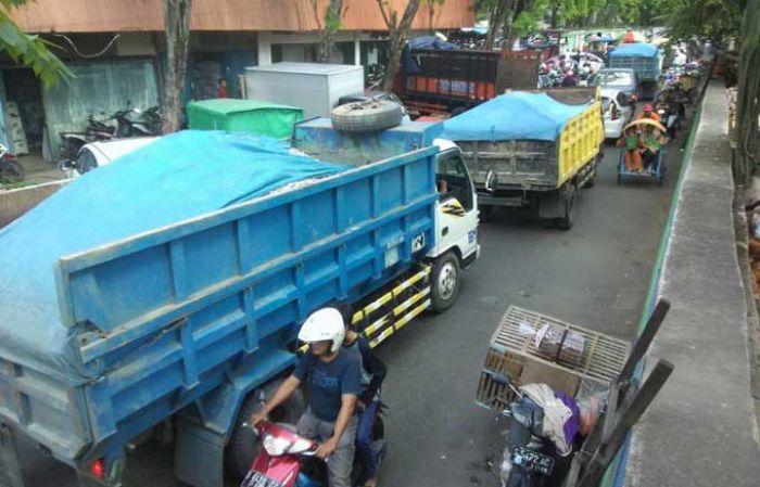 Truk Besar Dilarang Melintas di Jalur Nasional Hingga 29 Juni Truk Besar Dilarang Melintas di Jalur Nasional Hingga 29 Juni