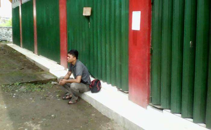 Rampung Sejak Dua Tahun Lalu, Kios dan Bedak Pasar Subuh Trenggalek tak Kunjung Difungsikan Rampung Sejak Dua Tahun Lalu, Kios dan Bedak Pasar Subuh Trenggalek tak Kunjung Difungsikan