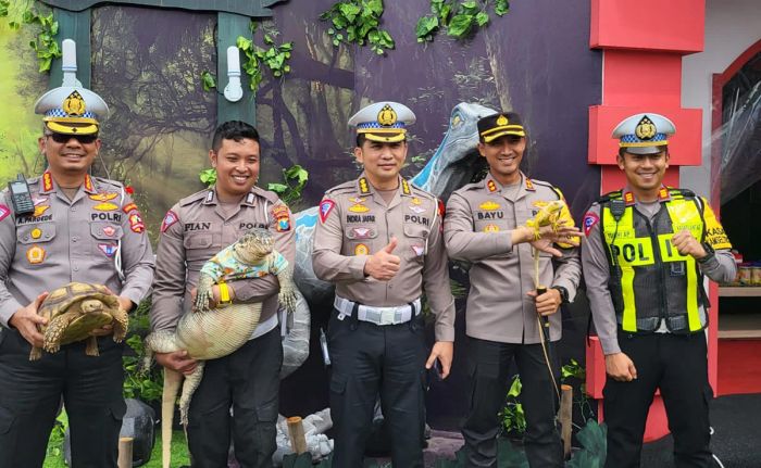 Kunjungi Posyan Taman Dayu, Tim Korlantas Polri Ingatkan Personel Disiplin dalam Tugas Kunjungi Posyan Taman Dayu, Tim Korlantas Polri Ingatkan Personel Disiplin dalam Tugas
