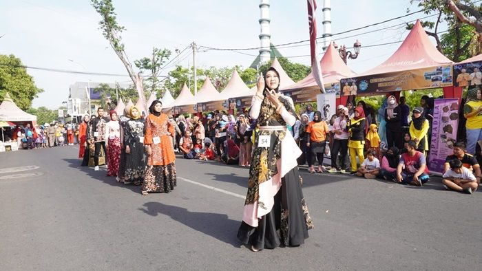 Kenalkan Potensi Wisata kepada Dunia, Pemkab Lamongan Gelar Street Fashion di World Tourism Day 2022