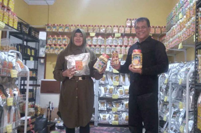 Keripik Buah Hasil Produksi Anggota DPRD Kota Batu Laris Manis Keripik Buah Hasil Produksi Anggota DPRD Kota Batu Laris Manis