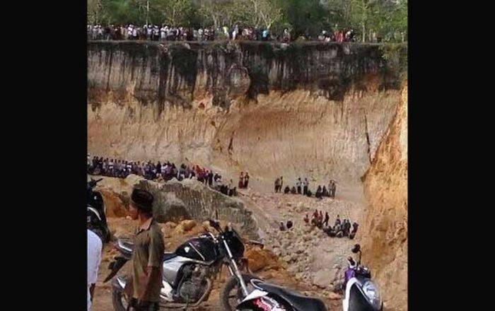 Satpol PP Sampang Mandul, Tak Berani Tindak 25 Tambang Ilegal Satpol PP Sampang Mandul, Tak Berani Tindak 25 Tambang Ilegal