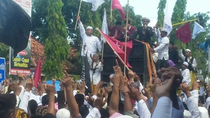 Buntut Puisi Sukmawati, GUIB Ngelurug Mapolres Pamekasan