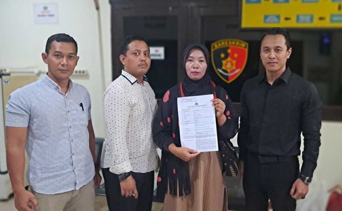 Diduga Aniaya Pelaku Pencurian, Oknum Anggota Polsek Dilaporkan ke Reskrim Polres Tuban Diduga Aniaya Pelaku Pencurian, Oknum Anggota Polsek Dilaporkan ke Reskrim Polres Tuban