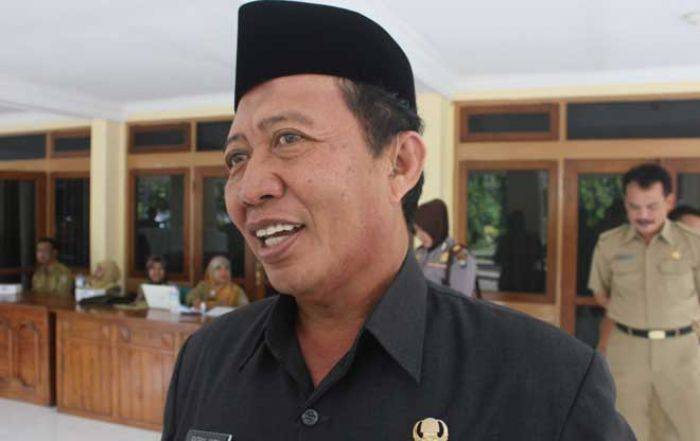 Bupati Tuban Tegaskan Bakal Tindak Tegas Pegawai Pemda yang Terlibat Pungli Bupati Tuban Tegaskan Bakal Tindak Tegas Pegawai Pemda yang Terlibat Pungli