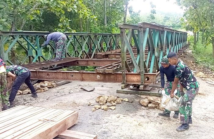 Anggaran Belum Disetujui Pemprov, DPUPR Bangkalan Pasang Jembatan Bailey di Kecamatan Kokop Anggaran Belum Disetujui Pemprov, DPUPR Bangkalan Pasang Jembatan Bailey di Kecamatan Kokop