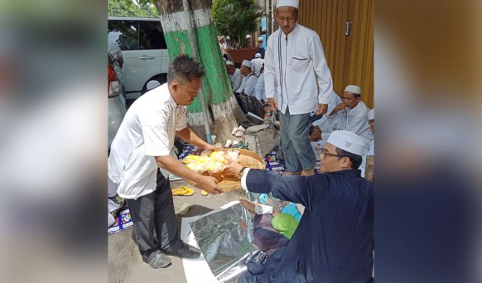 Haul KH Syarwani Abdan, Moeslim Properti Bagikan Ribuan Konsumsi Haul KH Syarwani Abdan, Moeslim Properti Bagikan Ribuan Konsumsi