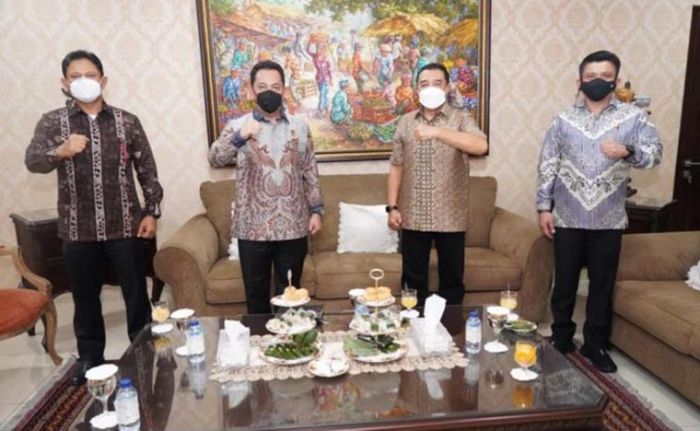 Minta Doa Restu, Calon Kapolri Komjen Listyo Sigit Silaturahim pada para Mantan Kapolri Minta Doa Restu, Calon Kapolri Komjen Listyo Sigit Silaturahim pada para Mantan Kapolri