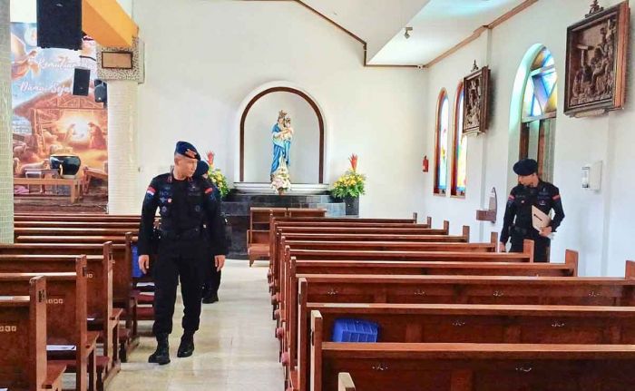 Polrestabes Surabaya Terima Permintaan Sterilisasi dari Gereja Berkapasitas Besar Jelang Natal Polrestabes Surabaya Terima Permintaan Sterilisasi dari Gereja Berkapasitas Besar Jelang Natal