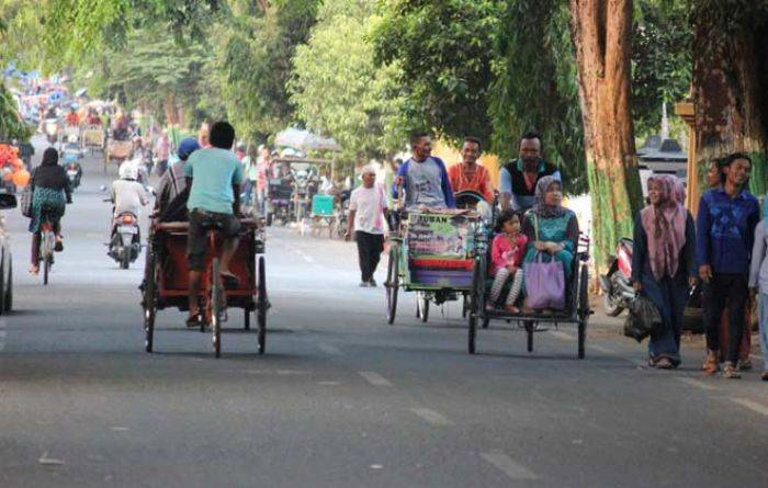 Tak Tertib Lalu Lintas, Tukang Becak di Kawasan Sunan Bonang Bakal Disanksi Tak Tertib Lalu Lintas, Tukang Becak di Kawasan Sunan Bonang Bakal Disanksi