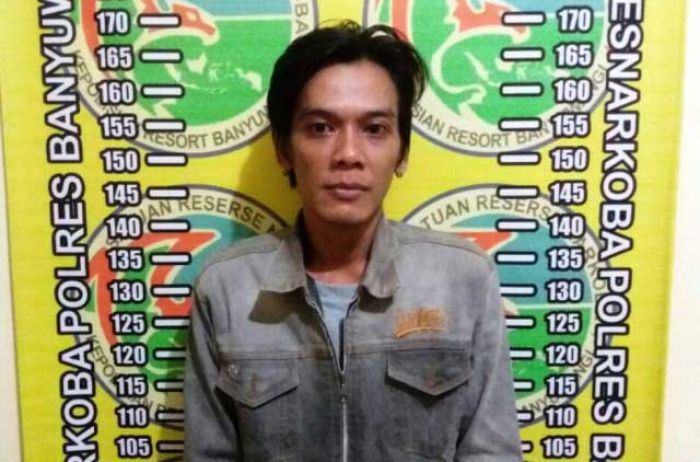 Pedagang Helm di Banyuwangi Dibekuk saat Pesta Sabu-sabu Pedagang Helm di Banyuwangi Dibekuk saat Pesta Sabu-sabu