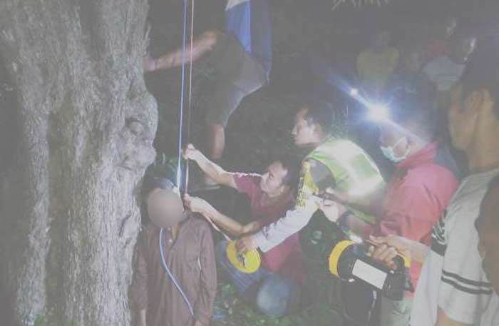 Pamit Mau Hajatan, Pria di Ngraho Bojonegoro Kendat di Pohon Asam Pamit Mau Hajatan, Pria di Ngraho Bojonegoro Kendat di Pohon Asam