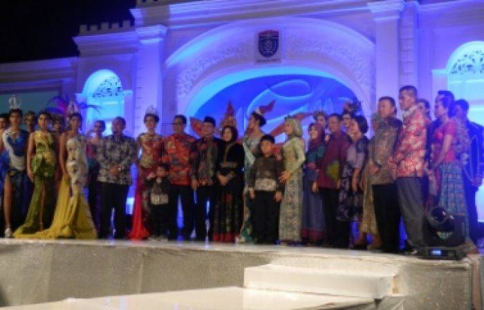Sambut Hari Jadi Ngawi ke-657, Pemkab Gelar Fashion Show Batik Khas Ngawi