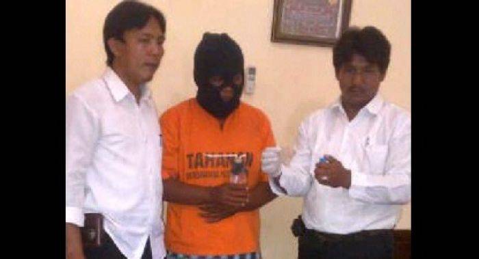 Polisi Gerebek Pesta Sabu di Desa Duleng Sampang Polisi Gerebek Pesta Sabu di Desa Duleng Sampang
