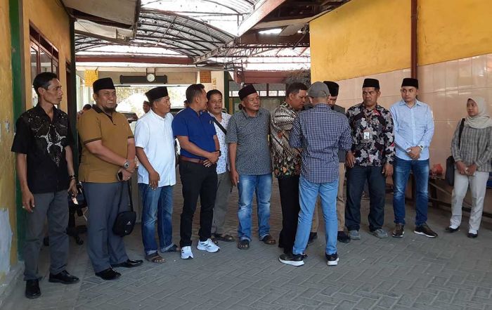 Bawaslu Pamekasan akan Kirim Surat ke Pj Bupati Buntut 5 Kades yang Diduga Langgar Netralitas Bawaslu Pamekasan akan Kirim Surat ke Pj Bupati Buntut 5 Kades yang Diduga Langgar Netralitas