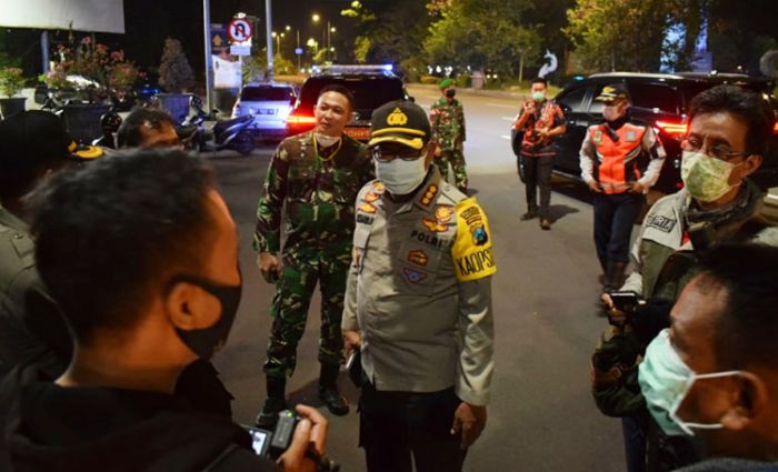 Sidoarjo Sepi di Malam Hari Pertama PSBB