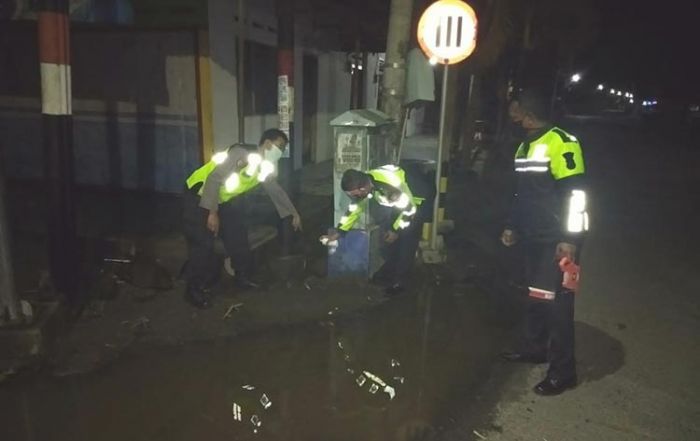 Tabrakan Motor vs Truk, Tiga Pelajar Tewas Mengenaskan di Jalan Raya Blitar-Kediri Tabrakan Motor vs Truk, Tiga Pelajar Tewas Mengenaskan di Jalan Raya Blitar-Kediri
