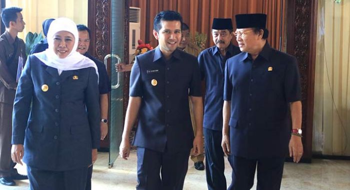 Gubernur Jatim Dorong Pembangunan PLTS Atasi Kelangkaan Listrik Daerah Terpencil Gubernur Jatim Dorong Pembangunan PLTS Atasi Kelangkaan Listrik Daerah Terpencil