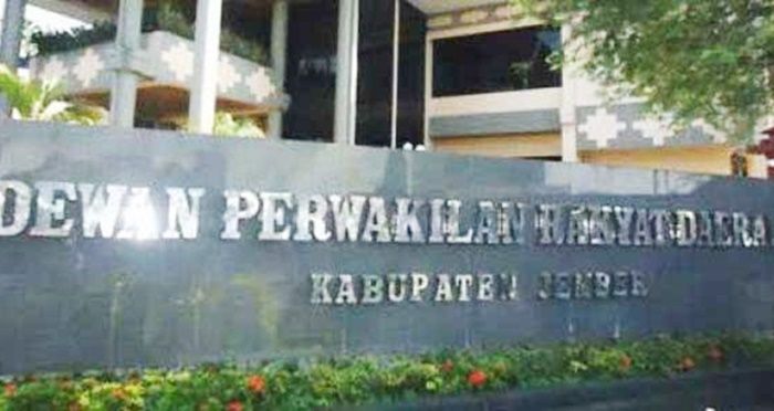 DPRD Jember Minta BPK Audit Investigasi Dana Covid-19 Rp 107 Miliar DPRD Jember Minta BPK Audit Investigasi Dana Covid-19 Rp 107 Miliar