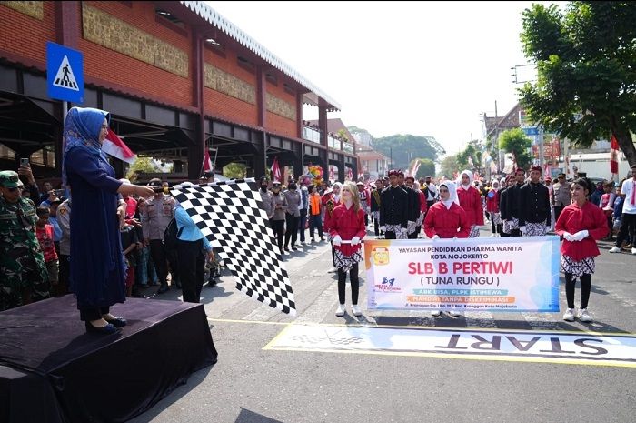 Pemkot Mojokerto Gelar Gerak Jalan Tematik Pemkot Mojokerto Gelar Gerak Jalan Tematik