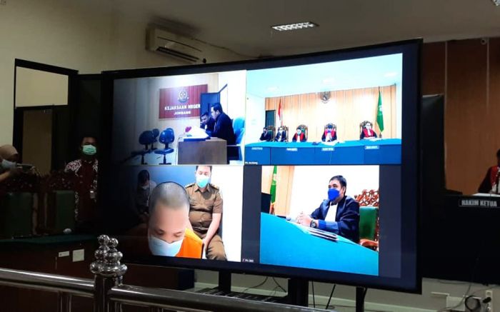Sidang Perdana Sopir Vanessa Angel, Didakwa UU Lalu Lintas dan Angkutan Umum Sidang Perdana Sopir Vanessa Angel, Didakwa UU Lalu Lintas dan Angkutan Umum