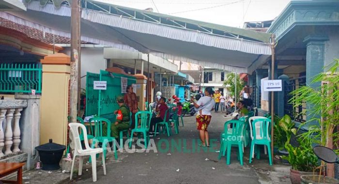 Tolak Celupkan Jari ke Tinta, Seorang Pemilih di Kota Blitar Sabet Petugas KPPS Pakai Sajam Tolak Celupkan Jari ke Tinta, Seorang Pemilih di Kota Blitar Sabet Petugas KPPS Pakai Sajam