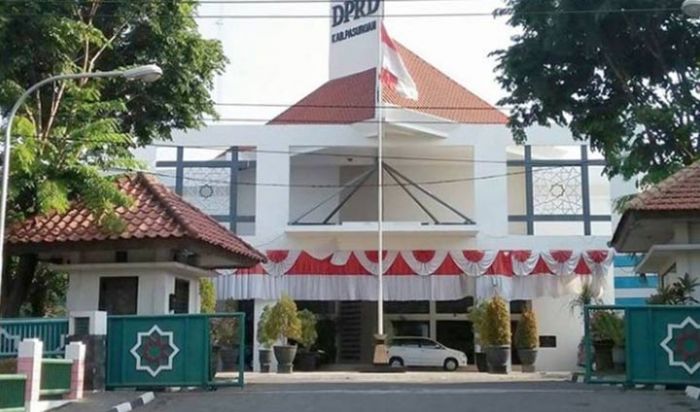 Percantik Gedung DPRD, Pemkab Pasuruan Pasang ACP
