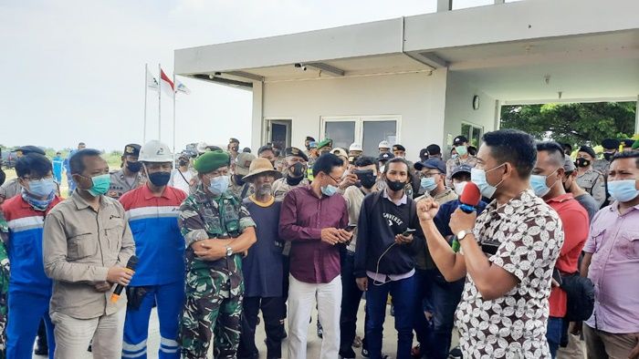 ​Gelar Demo, Warga Ring 1 Kilang Minyak Tuban Minta Diprioritaskan Dalam Rekrutmen Tenaga Kerja