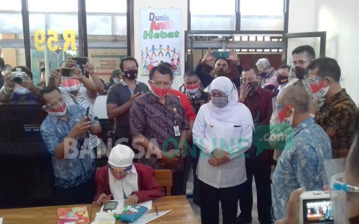 Uji Coba Masuk Sekolah, Gubernur Jatim Kunjungi SMKN 2 Probolinggo Uji Coba Masuk Sekolah, Gubernur Jatim Kunjungi SMKN 2 Probolinggo