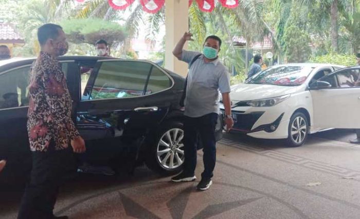 Berangkat Kunker ke Jawa Tengah, Anggota DPRD Bangkalan Jalani Rapid Test Dulu Berangkat Kunker ke Jawa Tengah, Anggota DPRD Bangkalan Jalani Rapid Test Dulu