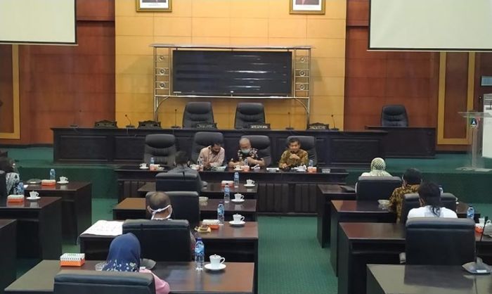 ​Pedagang Geruduk Kantor Dewan Minta Pasar Peterongan Jombang Dibuka