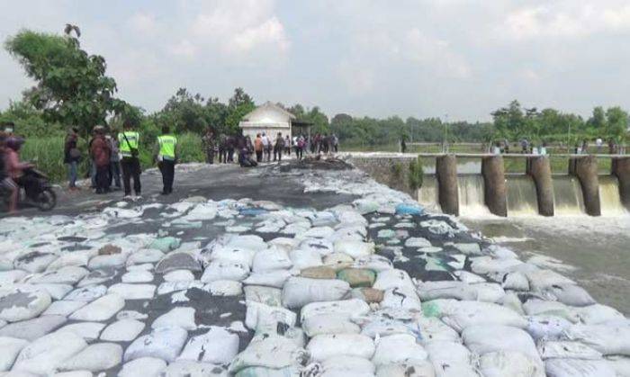 Akhirnya, Aspalindo Akui Buang Limbah Beracun di Sungai Afur Sumobito Jombang Akhirnya, Aspalindo Akui Buang Limbah Beracun di Sungai Afur Sumobito Jombang