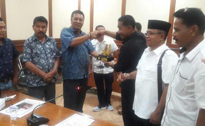 DPRD Solok Selatan Berguru Pemberlakuan Nontunai di Gresik DPRD Solok Selatan Berguru Pemberlakuan Nontunai di Gresik