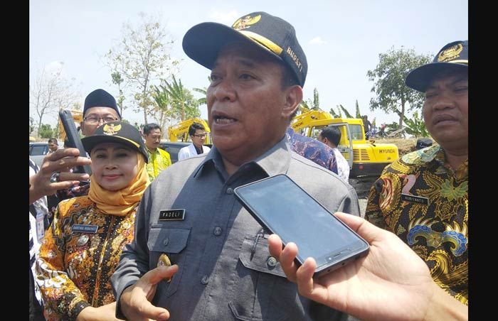 Bupati Fadeli Minta Pengelola BUMDes Lebih Profesional Bupati Fadeli Minta Pengelola BUMDes Lebih Profesional