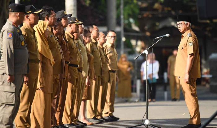 Wakil Wali Kota Kediri Apresiasi Kedisiplinan ASN saat Pimpin Apel Wakil Wali Kota Kediri Apresiasi Kedisiplinan ASN saat Pimpin Apel