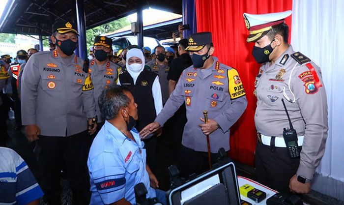 Kapolri Tinjau Pos Pelayanan Terpadu Mudik Lebaran di Terminal Bungurasih Kapolri Tinjau Pos Pelayanan Terpadu Mudik Lebaran di Terminal Bungurasih