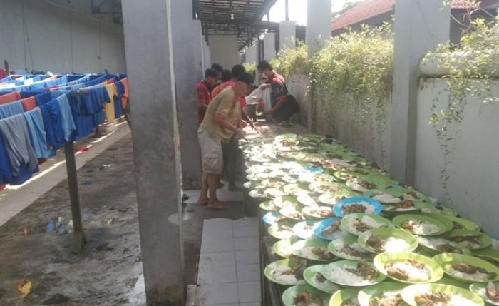 Tak Pakai Masker, Warga Surabaya Siap-siap Disanksi Beri Makan ODGJ 2 Jam