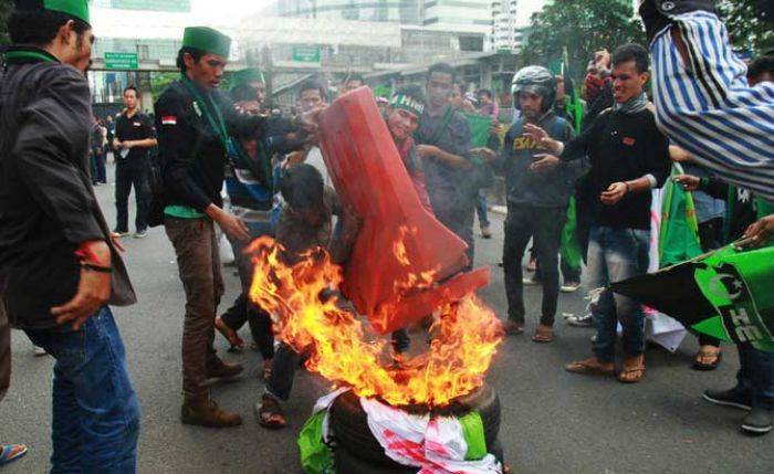 Saut Situmorang Minta Maaf, Demo HMI di KPK Ricuh, Polisi Terluka