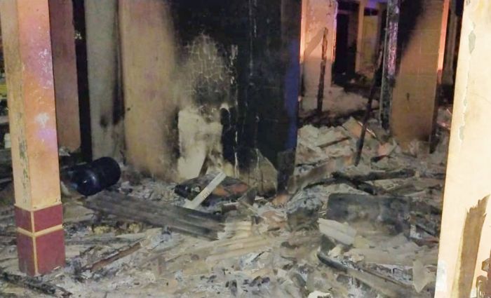 ODGJ Ngamuk di Blitar, Bakar Rumah dan Bacok Warga ODGJ Ngamuk di Blitar, Bakar Rumah dan Bacok Warga