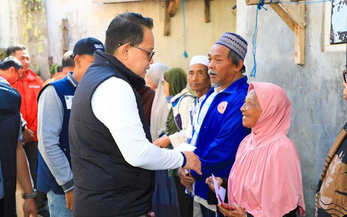 Tinjau Program Bedah Rumah di Kota Batu, Pj. Gubernur Adhy: Bantu Kurangi Angka Kemiskinan Tinjau Program Bedah Rumah di Kota Batu, Pj. Gubernur Adhy: Bantu Kurangi Angka Kemiskinan