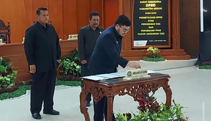 Bupati dan DPRD Kabupaten Kediri Sepakati Program Hibah untuk Biaya Pengadaan SPPT Bupati dan DPRD Kabupaten Kediri Sepakati Program Hibah untuk Biaya Pengadaan SPPT