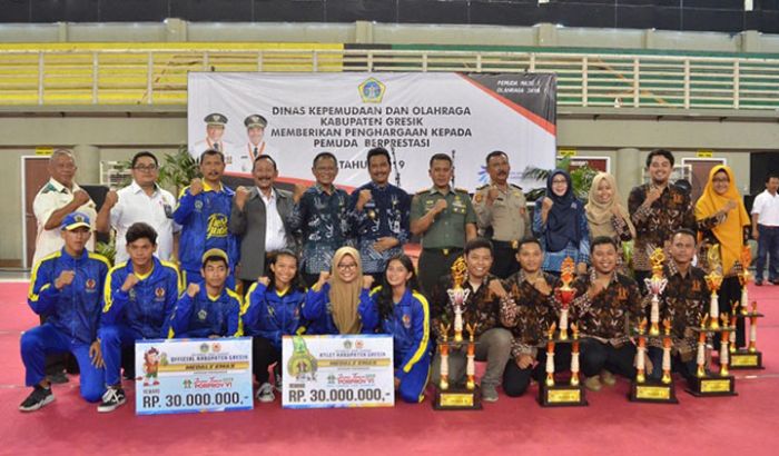 Pemkab Gresik Beri Bonus Atlet Berprestasi Rp 3,8 Miliar Pemkab Gresik Beri Bonus Atlet Berprestasi Rp 3,8 Miliar
