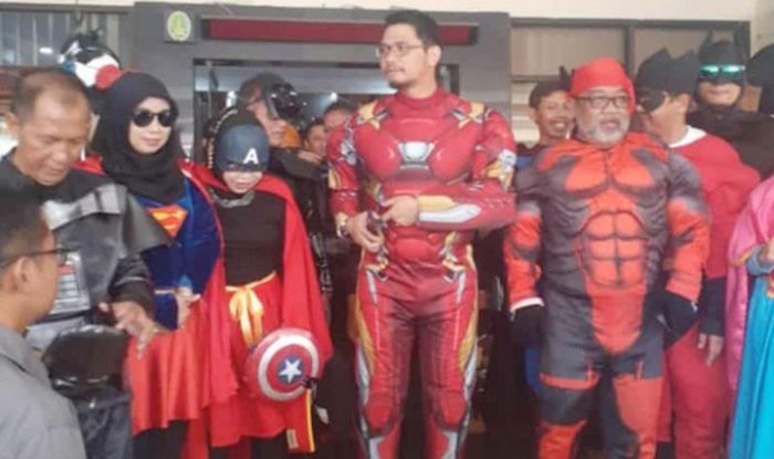 Ning Fitri Puji Wali Kota Pasuruan Kreatif Berikan Trauma Healing ala Superhero