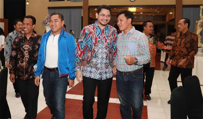 Outbond Bareng, DPRD dan Kepala OPD Diajak Implementasikan Nilai-nilai Demokrasi dan HAM Outbond Bareng, DPRD dan Kepala OPD Diajak Implementasikan Nilai-nilai Demokrasi dan HAM