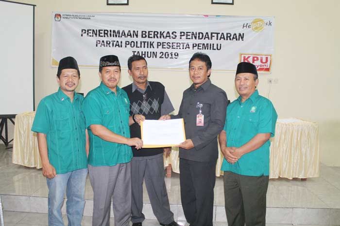 Di Nganjuk, KPU Beri Perpanjangan Waktu Bagi Parpol Di Nganjuk, KPU Beri Perpanjangan Waktu Bagi Parpol