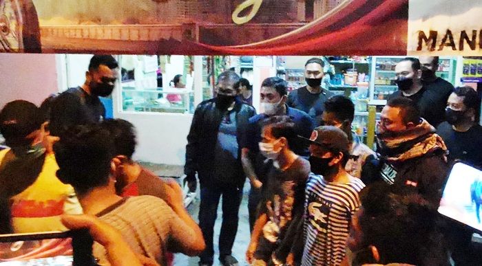 Empat Pemuda Pengeroyok Anggota TNI AL di Terminal Bungurasih Diringkus Polisi Empat Pemuda Pengeroyok Anggota TNI AL di Terminal Bungurasih Diringkus Polisi