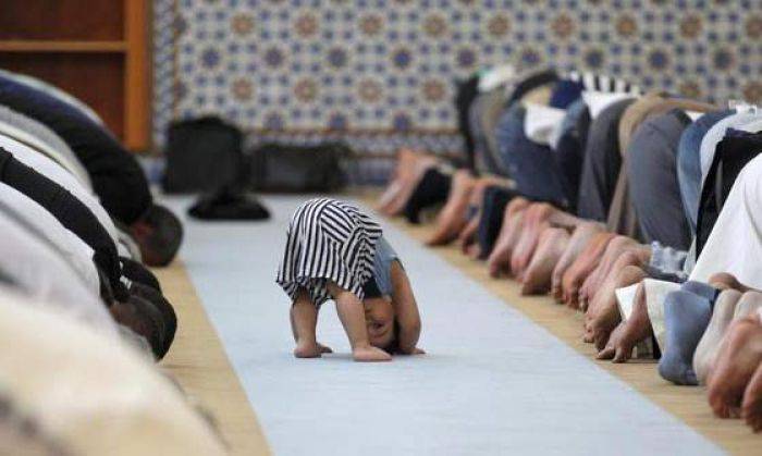 Tafsir Al-Nahl 90: MUI Wajib Menertibkan Salat Tarawih "Brengsek" Tafsir Al-Nahl 90: MUI Wajib Menertibkan Salat Tarawih "Brengsek"