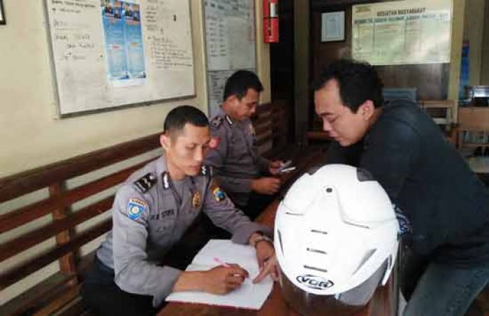 Tak Cukup Bukti, Maling Masjid di Karangtengah yang Mengaku Wartawan hanya Dikenakan Wajib Lapor Tak Cukup Bukti, Maling Masjid di Karangtengah yang Mengaku Wartawan hanya Dikenakan Wajib Lapor