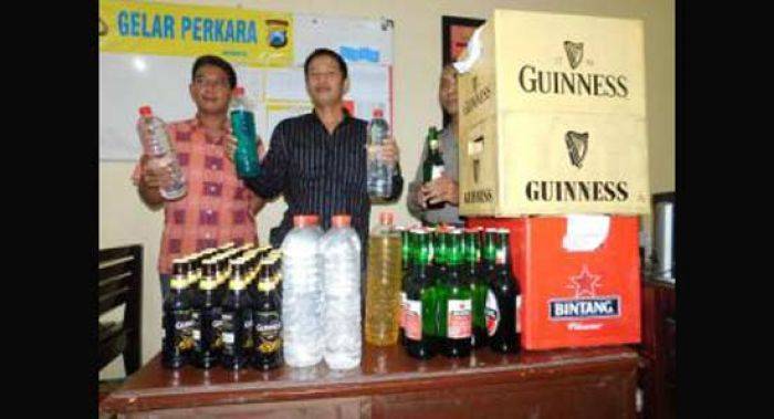 Razia Warung-warung, Polsek Wonoayu Temukan Ratusan Miras Razia Warung-warung, Polsek Wonoayu Temukan Ratusan Miras